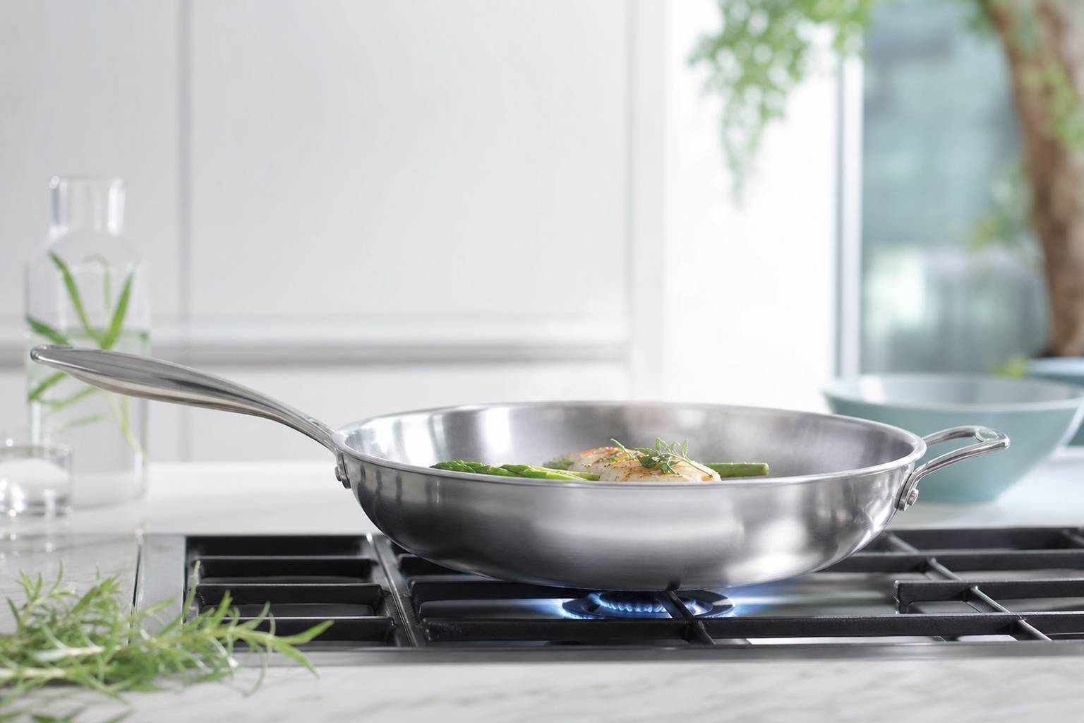 Guide pratique : maîtriser l&rsquo;utilisation et l&rsquo;entretien d&rsquo;une poêle en inox pour une cuisson antiadhésive parfaite